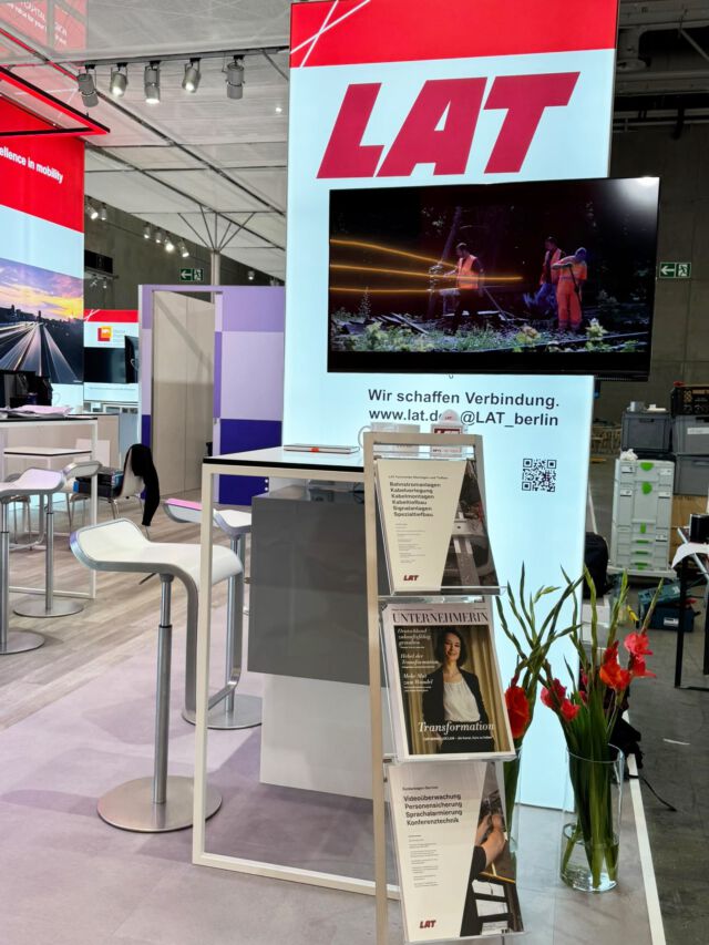 LAT auf der InnoTrans 2026 – wir sehen uns in Berlin!

Vom 22. bis 25. September 2026 sind wir auf der InnoTrans vertreten – der internationalen Leitmesse für Verkehrstechnik. Besucht uns im CityCube der @messeberlin Messe Berlin, Stand 220!

Ein besonderer Termin in unserem Programm: Am Mittwoch sind wir stolze Partner des @womeninmobility i #WiMLuncheon. Austausch, Sichtbarkeit und starke Netzwerke für mehr Vielfalt in der Mobilitätsbranche – darauf freuen wir uns sehr.

🤖Außerdem laden wir gemeinsam mit spannenden Partnern zu unserem ExpertTalk ein:
„Automation – wie Robotik und KI die Mobilitätsbranche verändern“ 
📅 Mittwoch, 23. September 2026 
🕙 10:00–11:00 Uhr 
📍 CityCube, Halle B, Stand 20

Mit dabei ist das Projek #roboTUNN - mit der @icom_rwth und die Sensorik von #techstartup Axo Track. 

Und weil Innovation auch Genuss bedeutet: Der Roboter Yummy one versorgt uns vor Ort mit frischen Waffeln. 🧇

Das Thema könnte kaum besser zur InnoTrans passen: Künstliche Intelligenz, Robotik und Automatisierung verändern bereits heute Bahn, Infrastruktur, Wartung und das Reiseerlebnis – von intelligenten Inspektionen bis zu automatisierten Prozessen. Die InnoTrans stellt diese Entwicklung 2026 besonders in den Fokus.

Kommt vorbei, diskutiert mit uns und entdeckt, wie wir die Mobilität von morgen gemeinsam gestalten.

#InnoTrans2026 #Mobility Rail Railway Automation Robotik KI ArtificialIntelligence SmartMobility Innovation WomenInMobility FutureOfMobility roboTUNN AxoTrack YummyOne